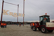 Circus Krone Zelt-Aufbau am 16.03.2105auf der Theresienwiese (©Foto: Martin Schmitz)